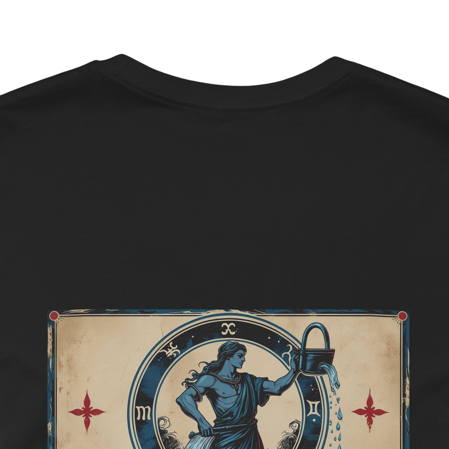Acquario - T-shirt con segno zodiacale gotico. Grafica blu sul retro. Segno zodiacale nell'ombra.