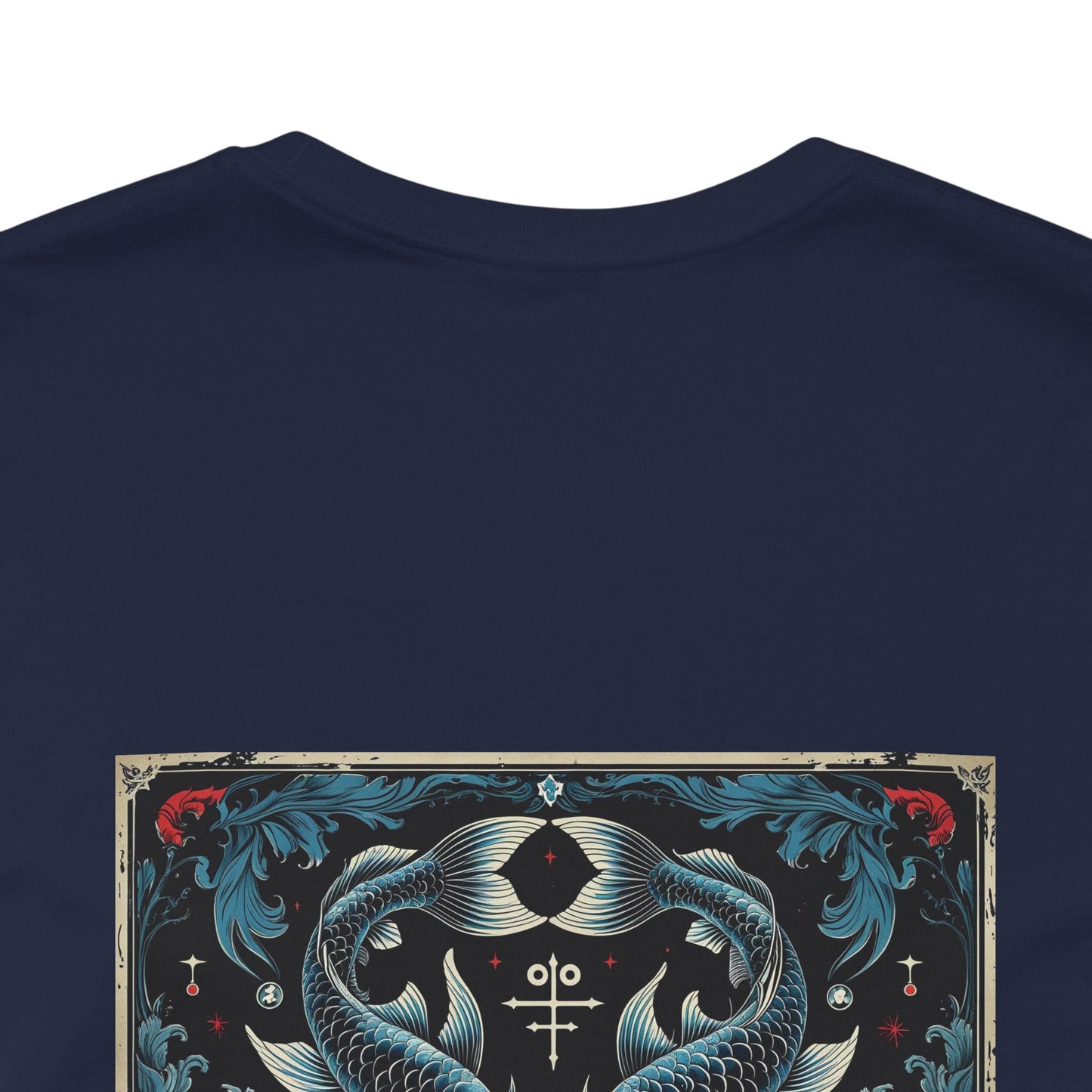Pesci - T-shirt con lo Zodiaco Gotico. Grafica blu sul retro. Zodiaco nell'ombra.